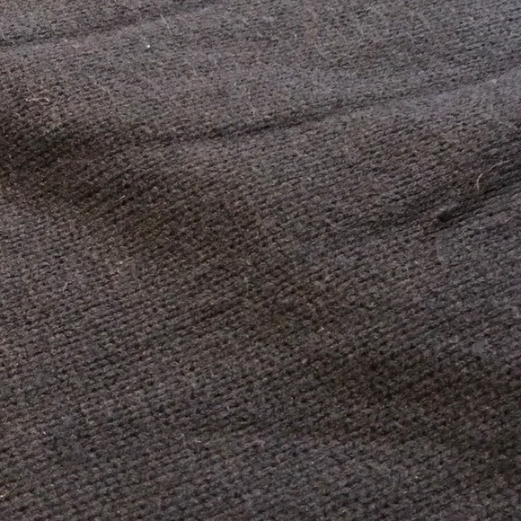 H&M black and cream sweater - Picture 8 of 8